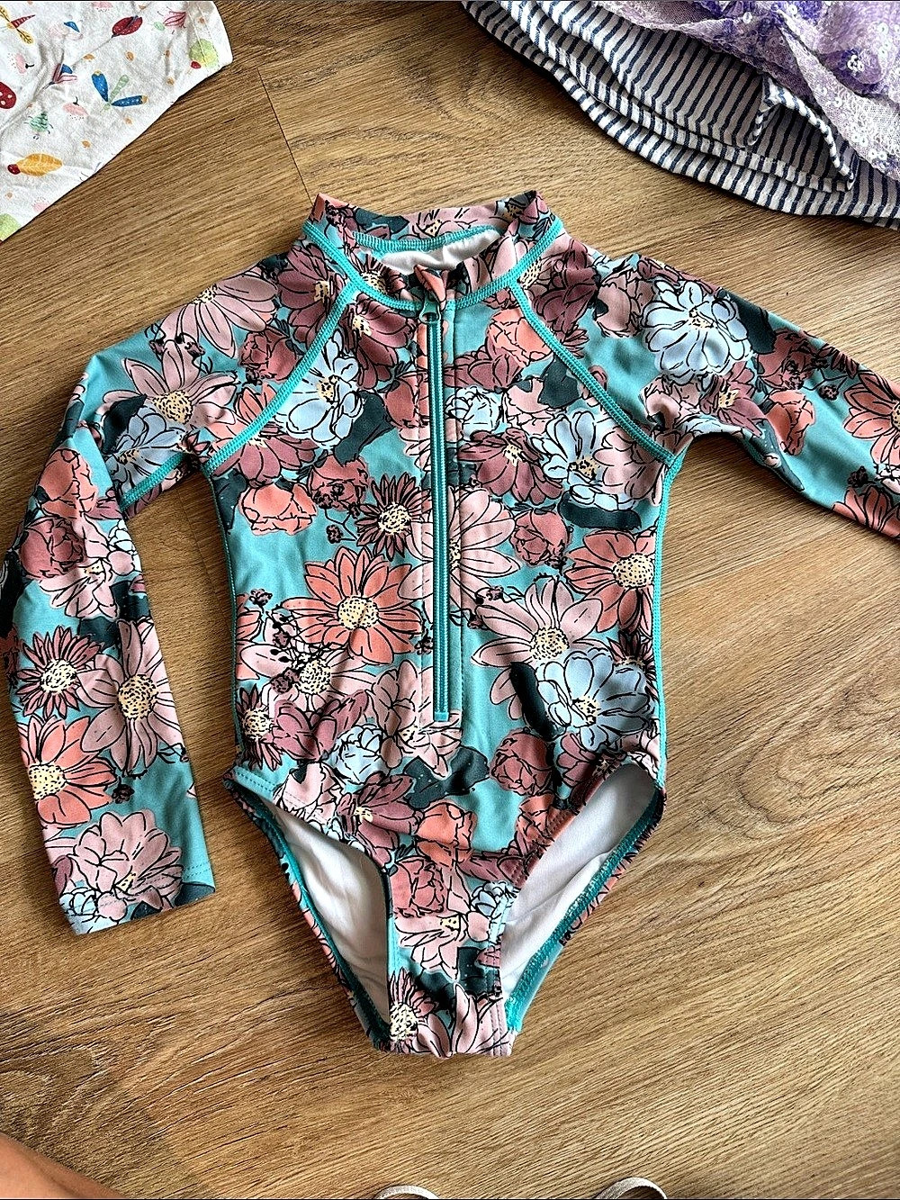 Floral Long Sleeve Rashguard Blue & Pink Like New.